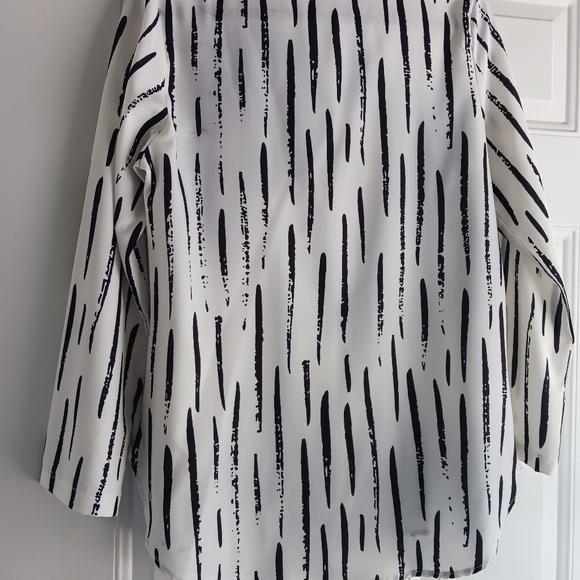 Noracora button down blouse - Picture 2 of 3